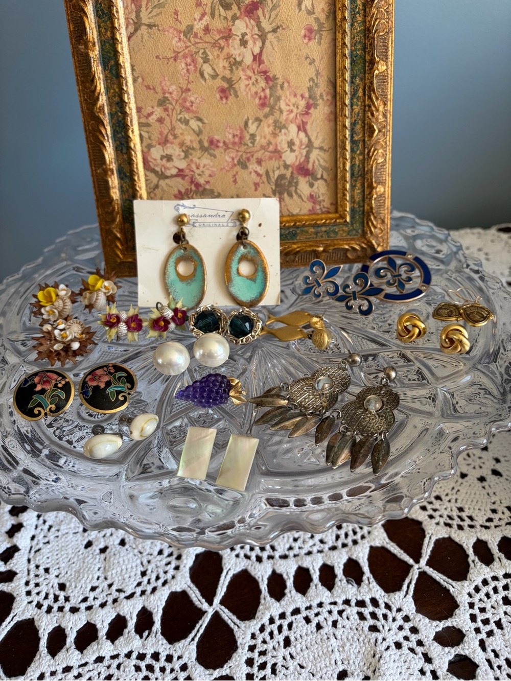 Assorted Vintage Jewelry Earrings and Pins Lot Turquoise, Gold, Silver, Pearl